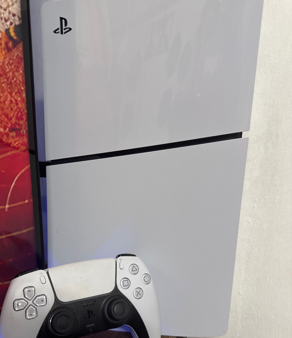 Sony PlayStation 5 Slim thumbnail 2