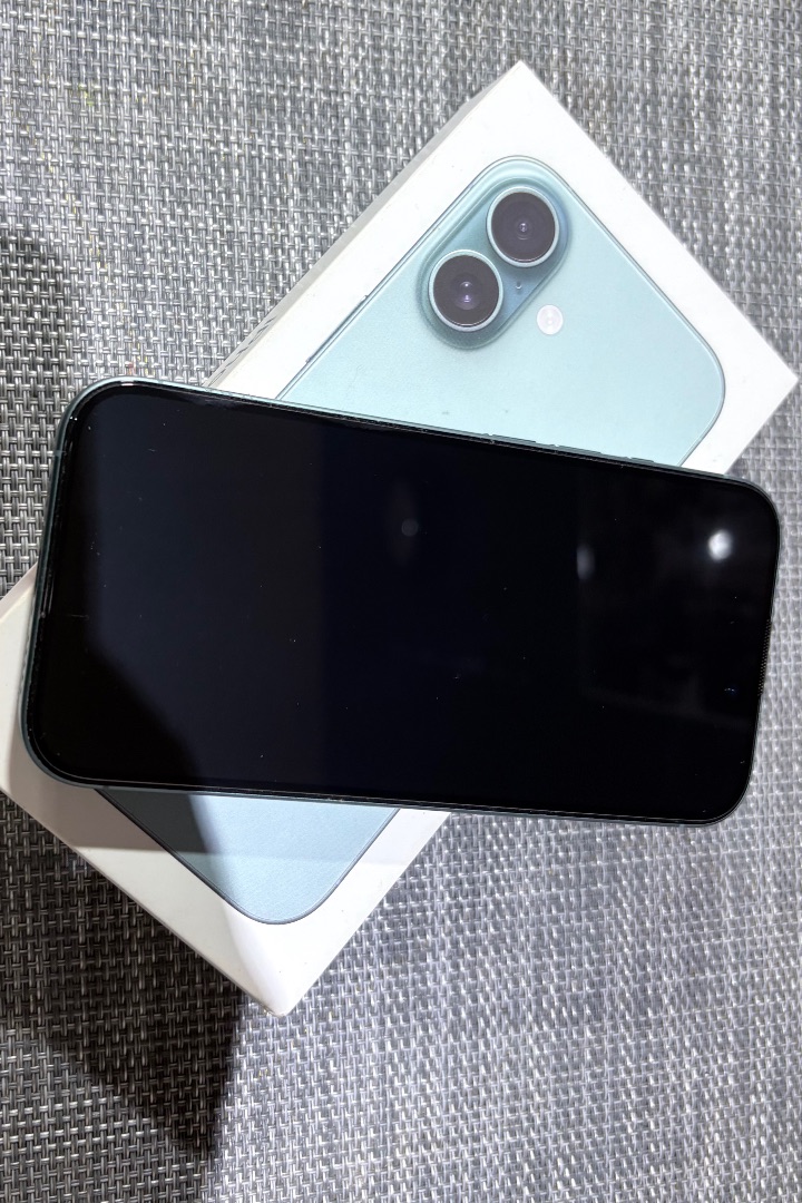 Apple iPhone 16 128GB Teal thumbnail 2