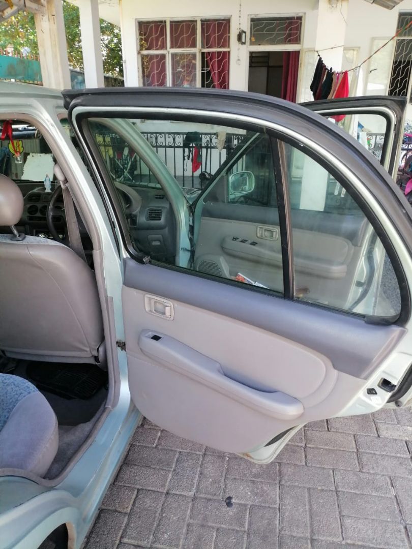 Nissan Micra 1998 1.0L Manual thumbnail 7