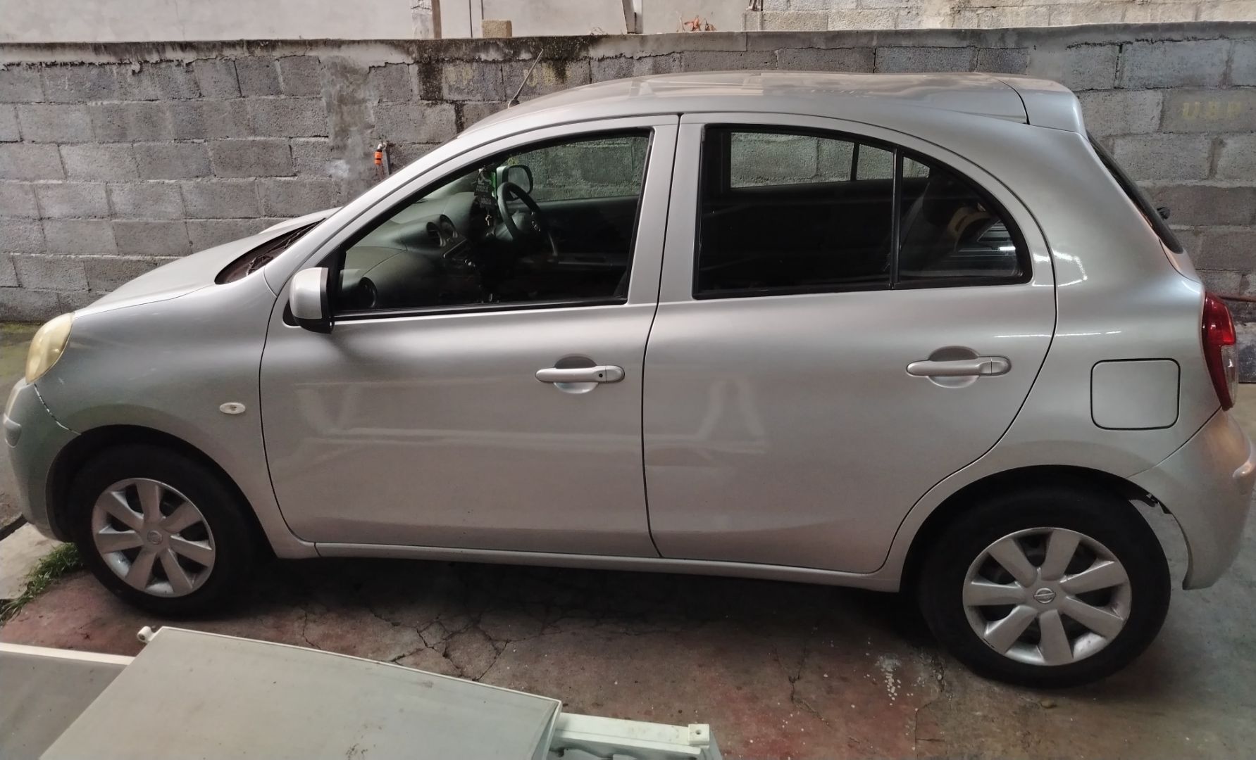 Nissan March 2012 Automatic thumbnail 2