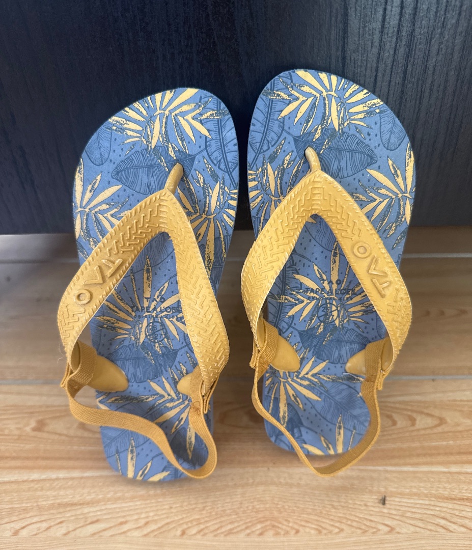 Tape A L'Oeil Sandals Blue Yellow Size 26