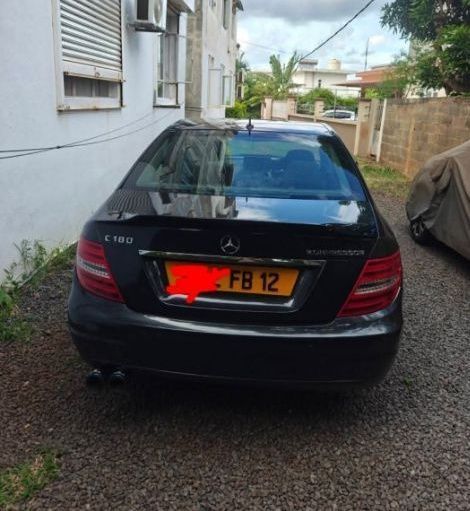 For sale mercedes benz w204 manual gear year 2012 - Image 1 of 8