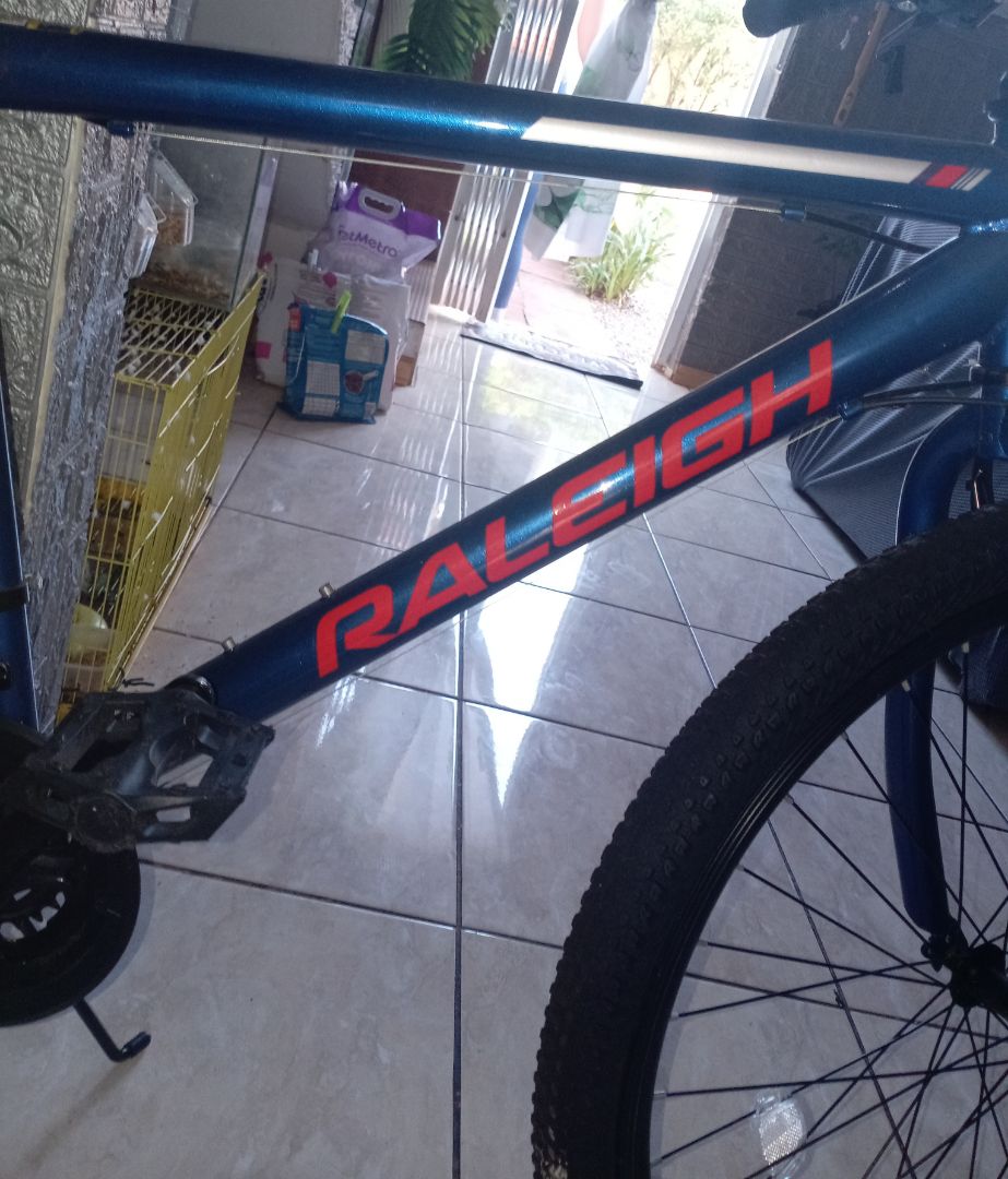 Raleigh R26 21-Speed Mountain Bike Blue thumbnail 2