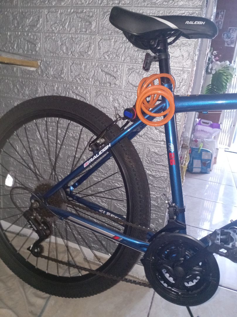 Raleigh R26 21-Speed Mountain Bike Blue thumbnail 3