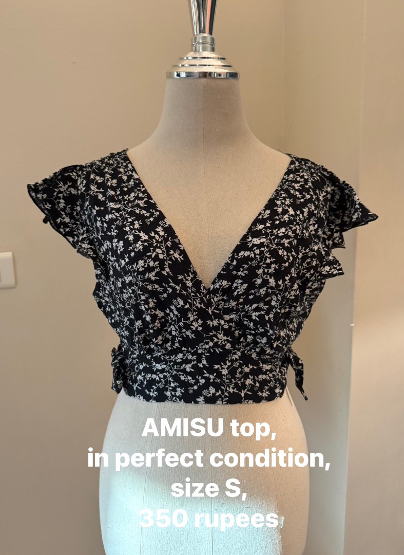 AMISU Black Floral Crop Top Size S - Image 1 of 2