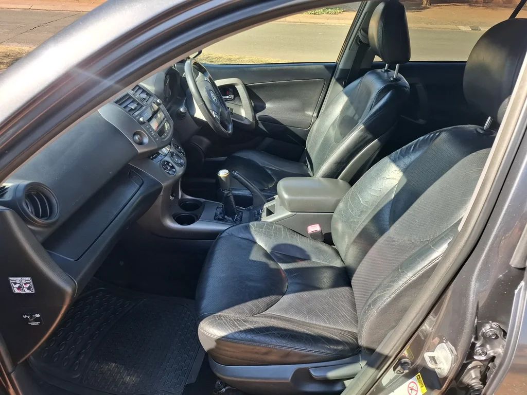 Toyota RAV4 2012 2.2L Automatic thumbnail 8
