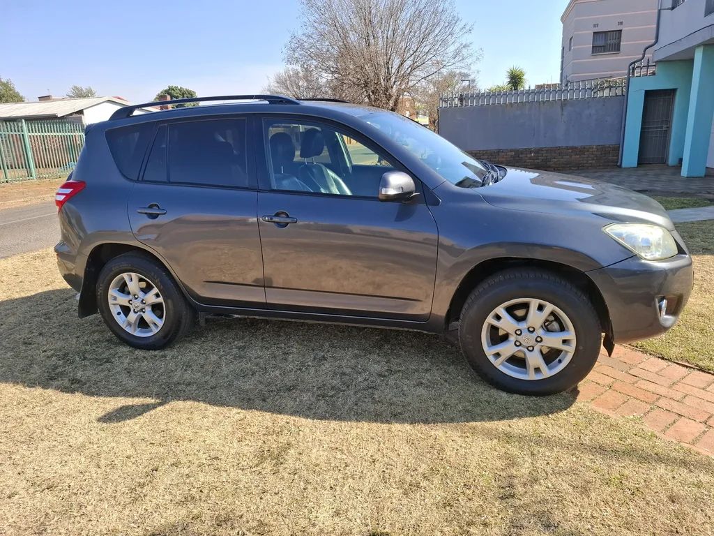 Toyota RAV4 2012 2.2L Automatic thumbnail 10