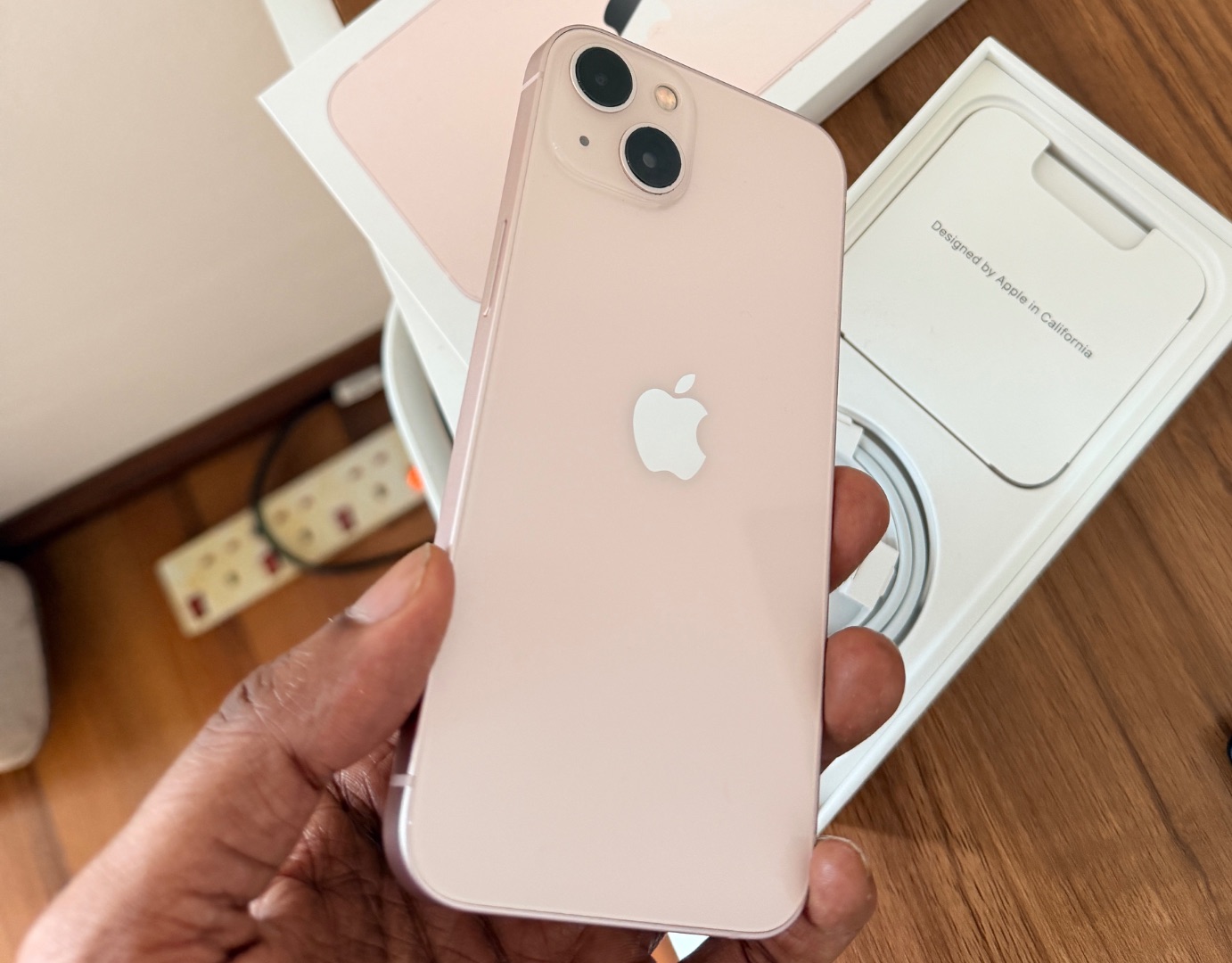 Apple iPhone 13 128GB Pink thumbnail 3