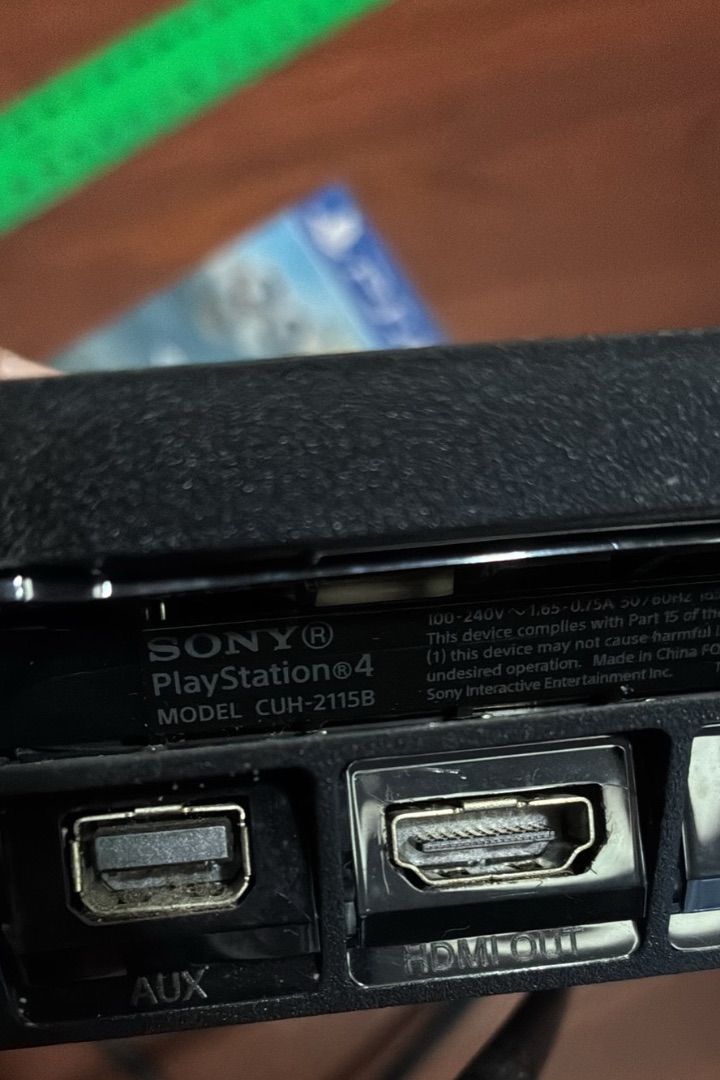 Sony PlayStation 4 Slim 1TB Black thumbnail 4